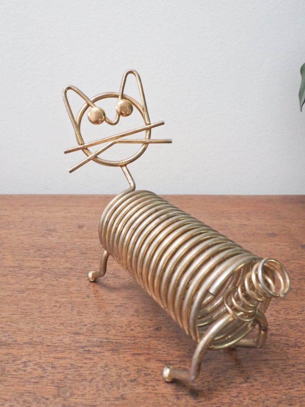 Vtg Brass Spiral Cat - Brass Spring Letter Holder - Desk Organizer - Picture 2 of 9